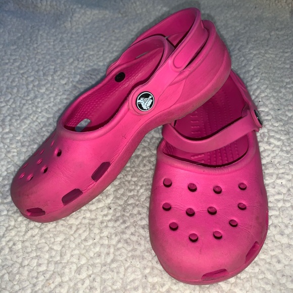 pink mary jane crocs